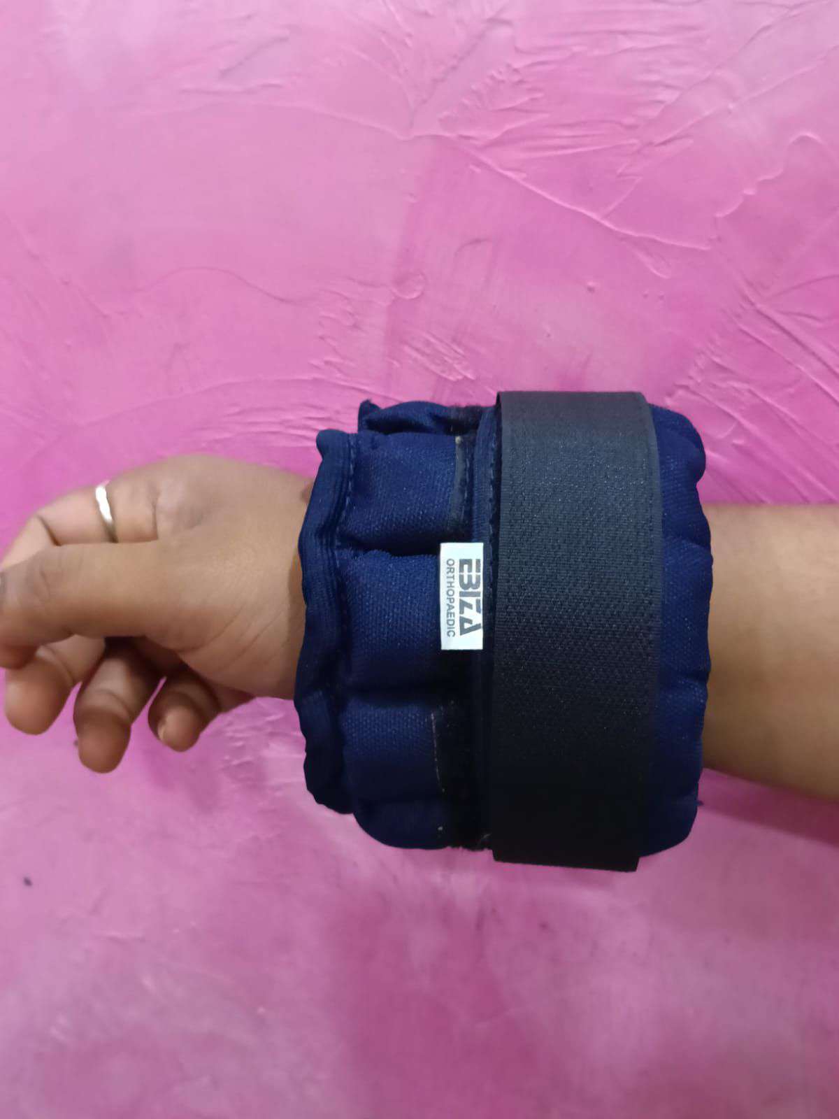 Adjustable Weight Cuff -- 2 kg